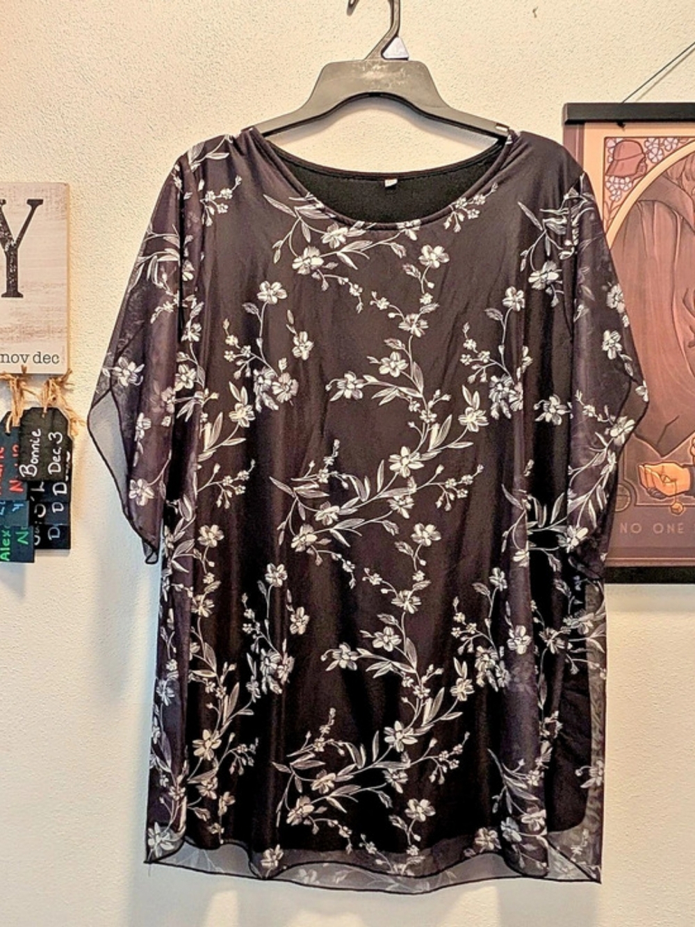 Floral Black & Gray Tunic Size XXL Like New